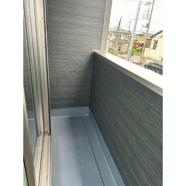 隣家の視線を遮るプライバシーを配慮したつくりです。