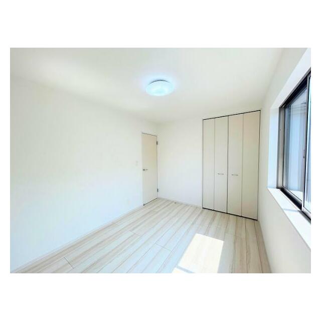 2階南側洋室　約6帖 別角度から