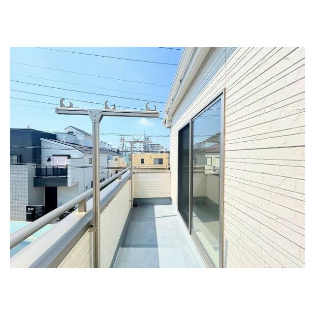 バルコニーは南側にあり日当たり良好