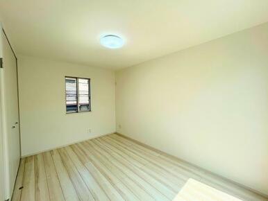 2階東側洋室 約6.7帖 別角度から