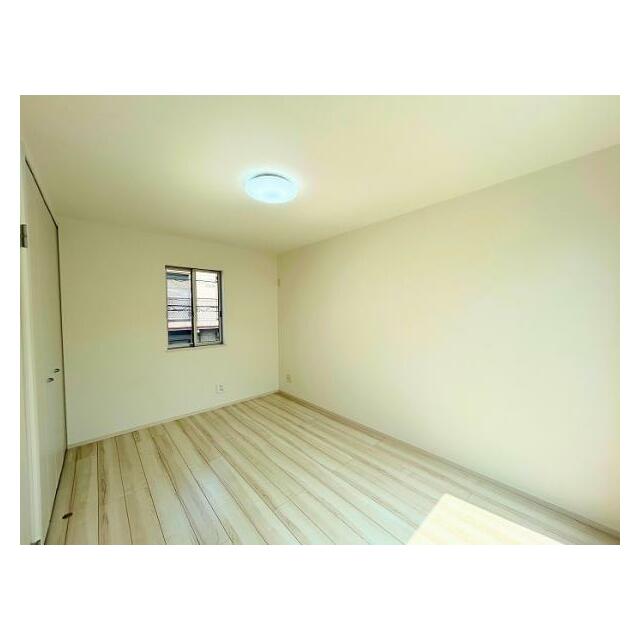 2階東側洋室 約6.7帖 別角度から