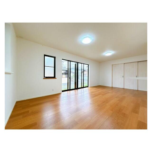 「LDK」南西角地で日当たりが良好です。