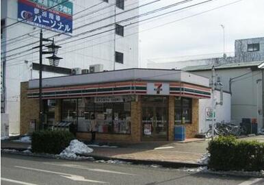 セブンイレブン　伊勢原駅前店