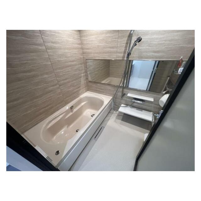 カウンターは凹凸のないフラットなデザインで、汚れが溜まりにくくお掃除も簡単です！