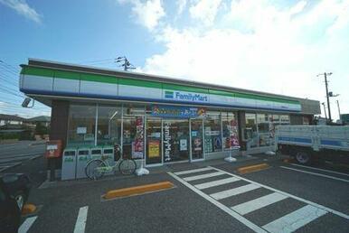 ファミリーマート市原潮見通り店まで徒歩５分（３５０ｍ）です◎