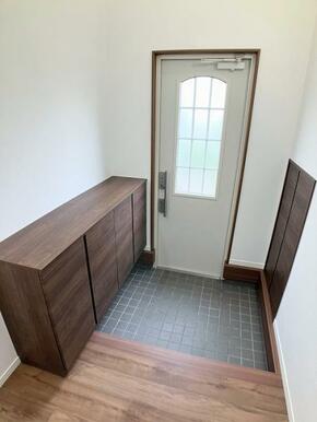 玄関にはシューズボックスを新設しました