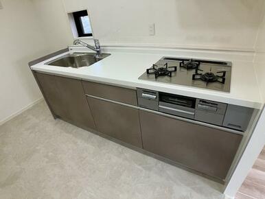 キッチンは新品交換しています