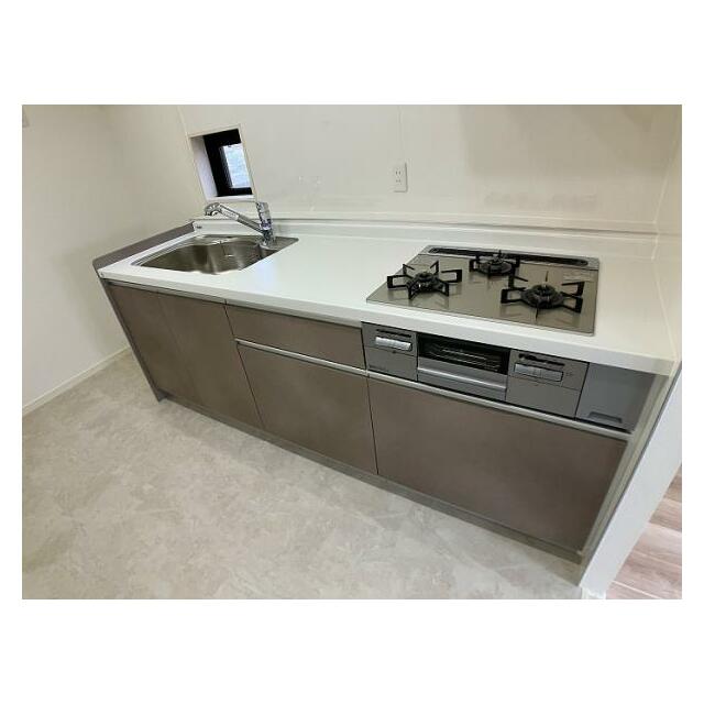 キッチンは新品交換しています