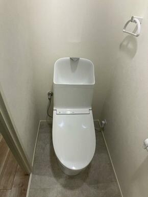 トイレは新品交換しました