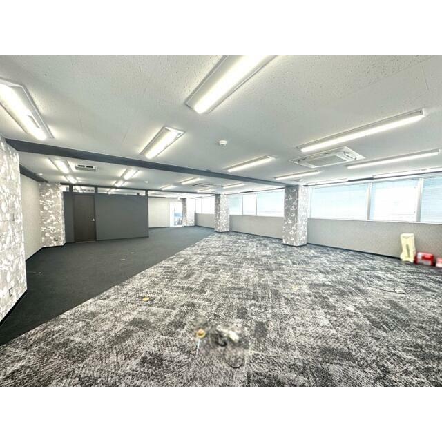 事務所仕様のOAフロア（45.6坪）