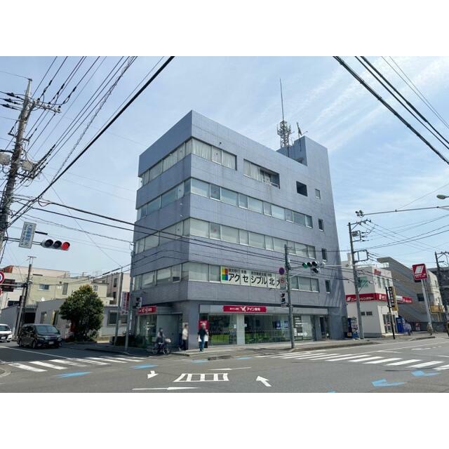 県道164号線（旧中山道）に面した角地