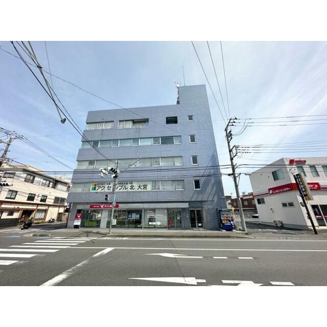 看板取付スペースあり、視認性良好