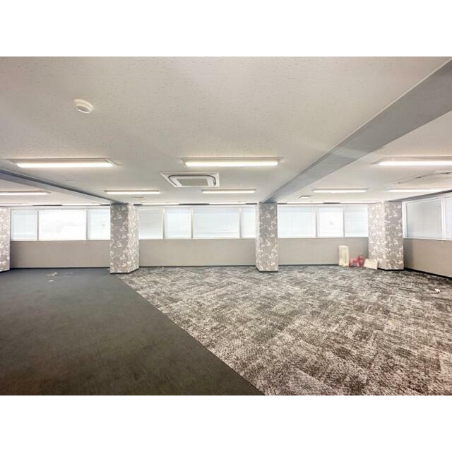 事務所仕様のOAフロア（45.6坪）