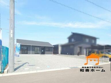 駐車や荷物の出し入れがしやすく、来客用や将来の車増台にも対応でき、安全面でもゆとりを確保できます。