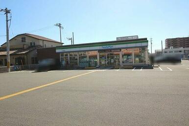ファミリーマート 高知御座店