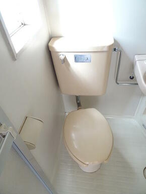 シャワー派には使いやすいユニットバス☆洗面台も設置済みです！