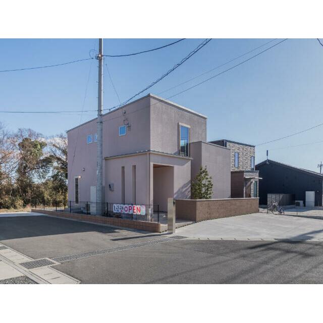 モダンテイストのデザイン性に富んだ新築モデルハウスです！