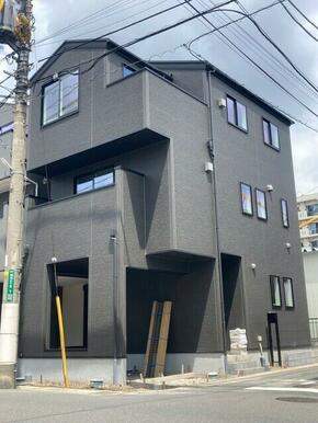 【２号棟】デザインと機能性を両立した、こだわりの新築2階建てです
