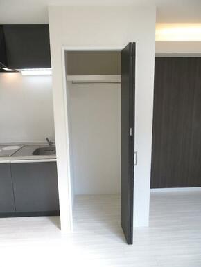 クローゼットタイプの収納