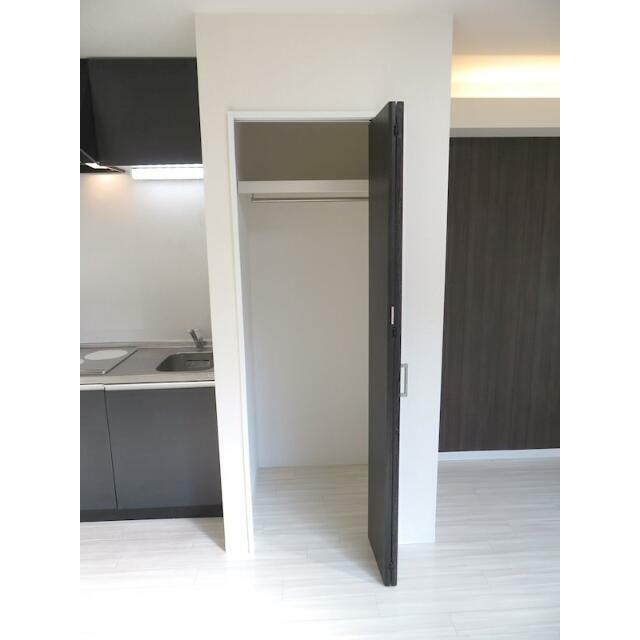 クローゼットタイプの収納