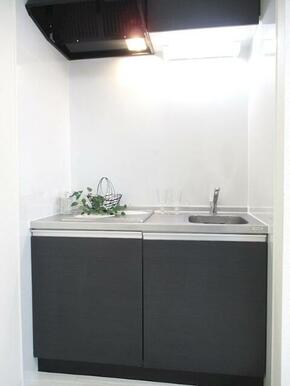 システムキッチン（ＩＨコンロ２口付き）