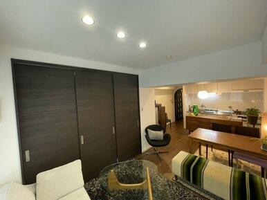 会話も弾む、ゆったり過ごせる居間です。