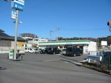 ■周辺施設■ファミリーマート宇都宮下戸祭店まで車で２分（７３０ｍ）