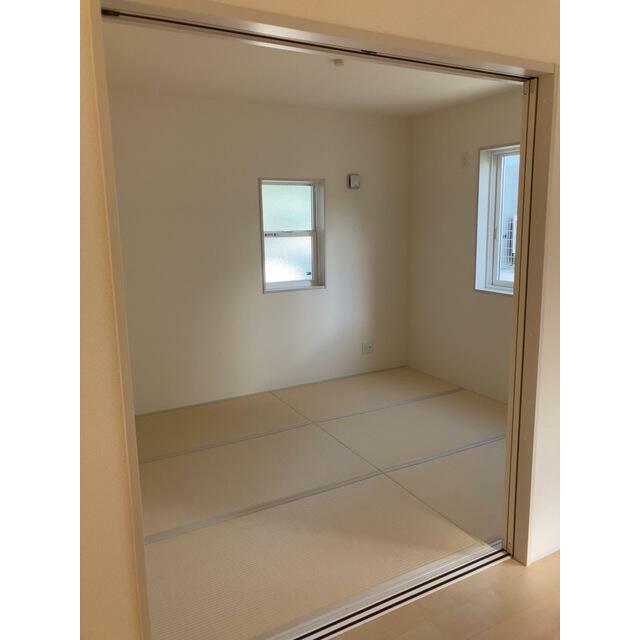 温かみを感じる畳の空間、インテリアに＋αのテイストを加えてアイデア無限大（1号棟）