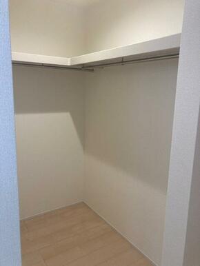 大切な洋服にはきちんと収納場所を用意したい（1号棟）