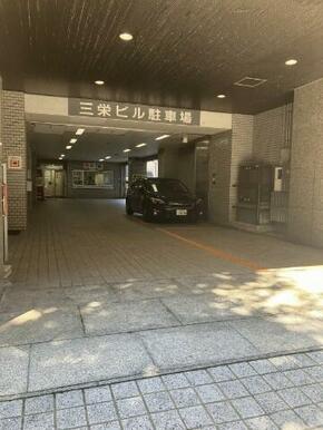 駐車場入り口