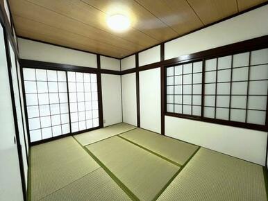 「1階和室」畳の表替えや障子襖を新品に張替えを行いました。