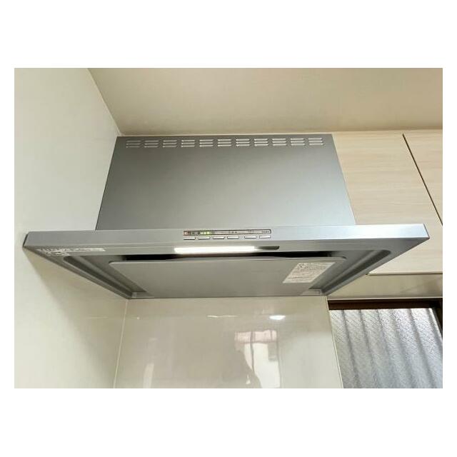 「キッチンフード」3段階で風量調整可能です。