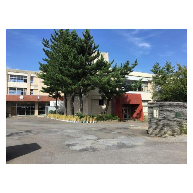 横内小学校まで徒歩27分（約2100ｍ）