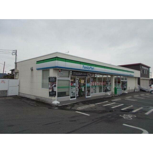 ファミリーマート　万野原店まで400m