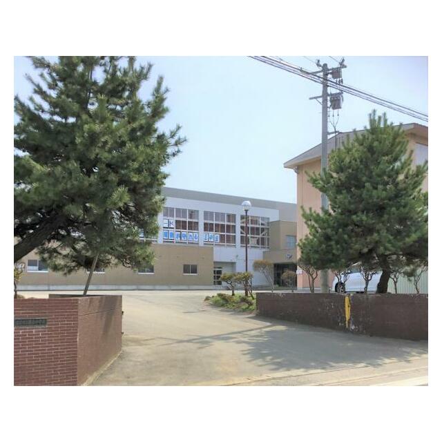 弘前市立第五中学校徒歩１３分（９５０～９８９ｍ）