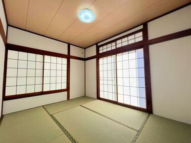 「1階和室＿約6帖」2面採光により陽当たり良好です。