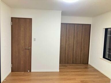 ２階約７帖洋　別角度