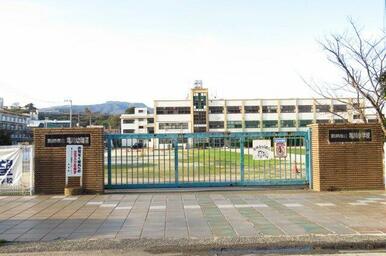 亀川小学校