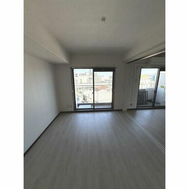 リビング横の洋室