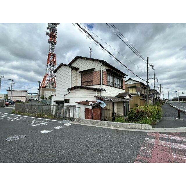 2面が道路に面しており、陽当たりや風通しを確保しやすい立地
