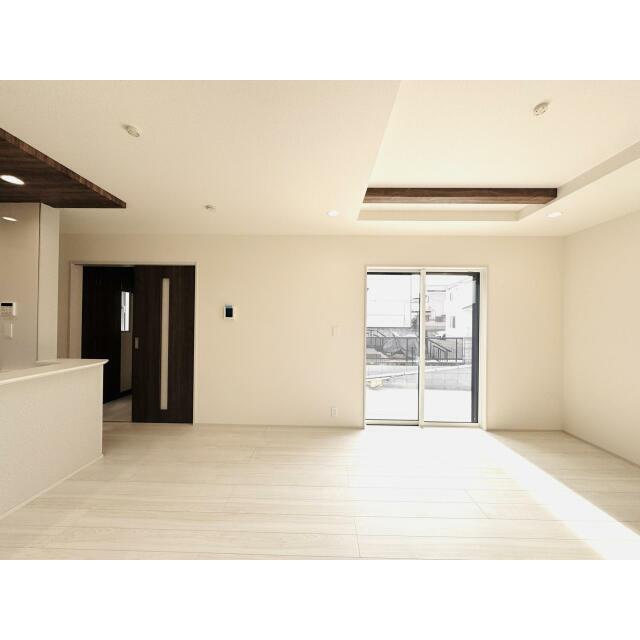 【リビング南側】