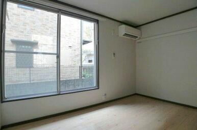 ■エアコン付きの洋室