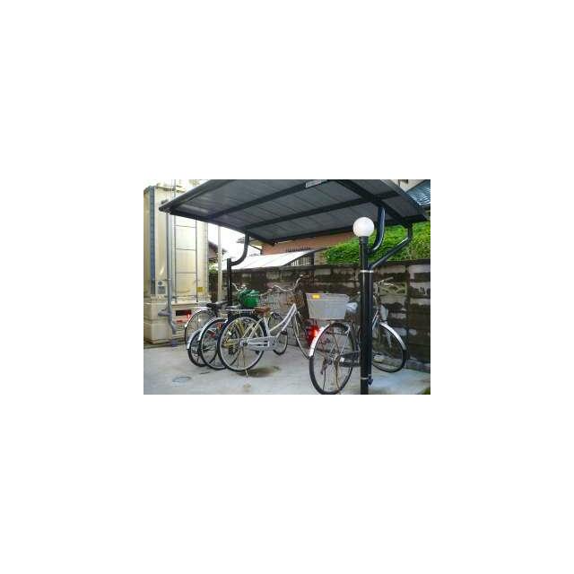 屋根付き駐輪場です。