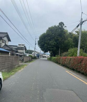 前面道路（南→北）