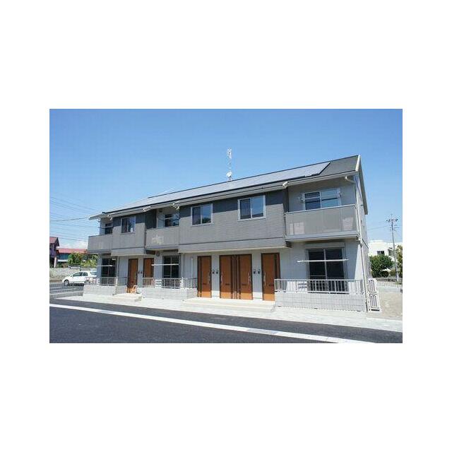 切り妻屋根にブラックの外壁はひときわ個性的な外観になっています！！