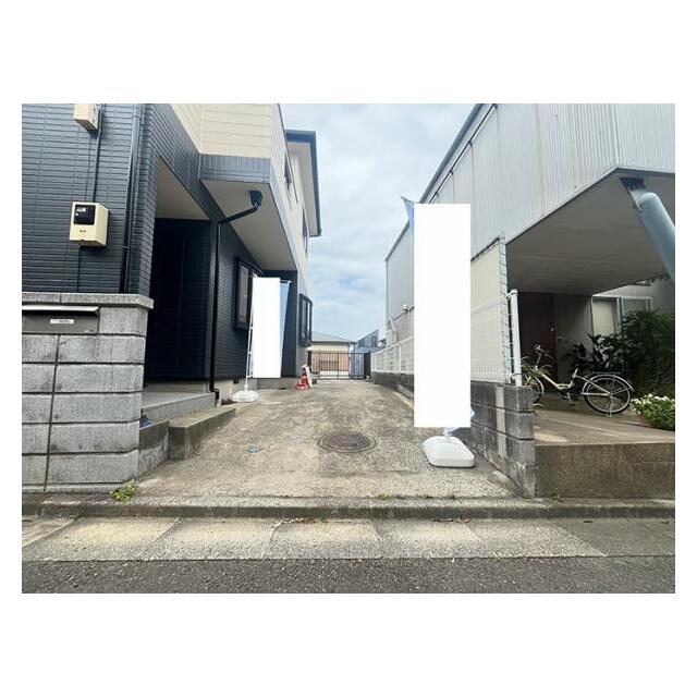 「駐車スペース」幅約2.4m×奥行約10m