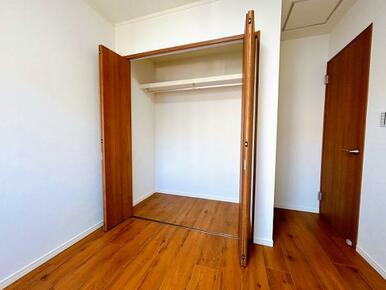 洋室２「収納」