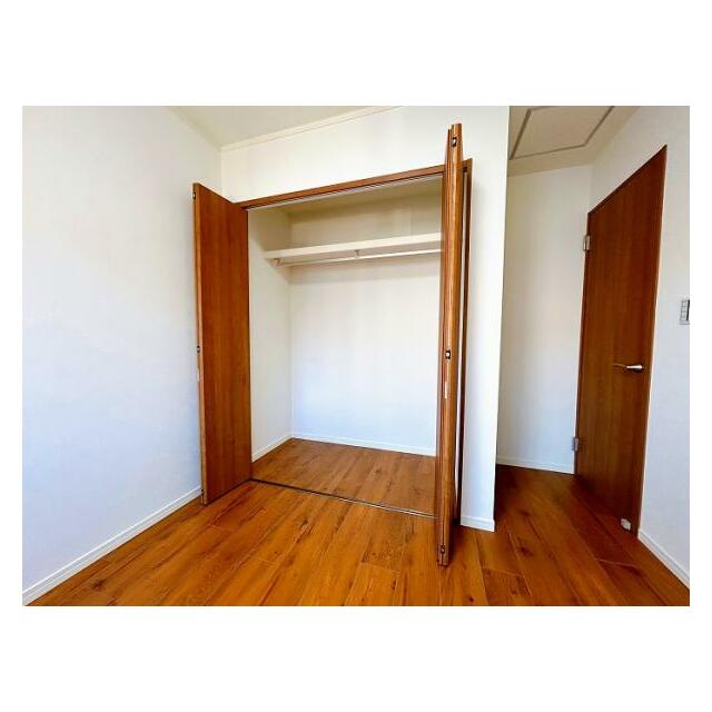 洋室２「収納」