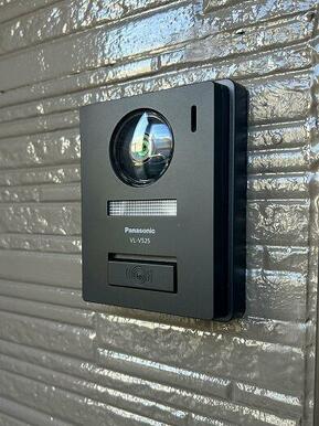 モニター付きインターフォンで安心です