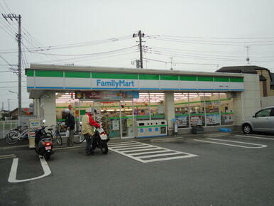 ファミリーマート駒井町一丁目店
